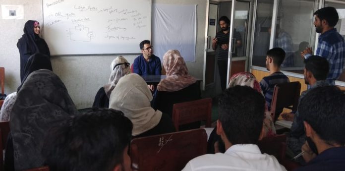 JKSDM conducts surprise visit to PMKVY training centres-15