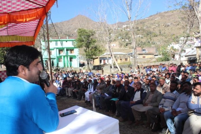 DC Rajouri conducts tour of Block Darhal
