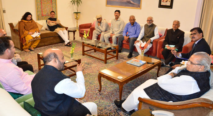 GOVERNOR MEETING DELEGATION FROM KISHTWAR-9