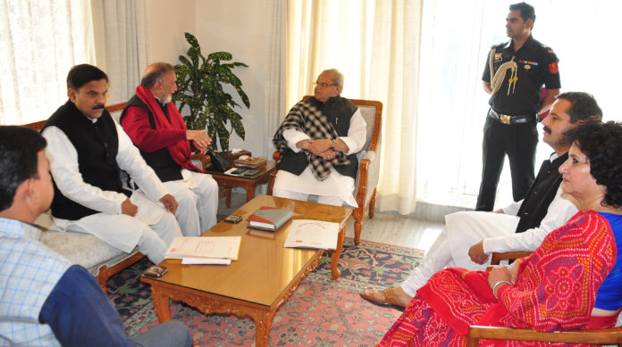 GOVERNOR MEETING DELEGATION OF JKNPP LED BY SHRI BHIM SINGH-10