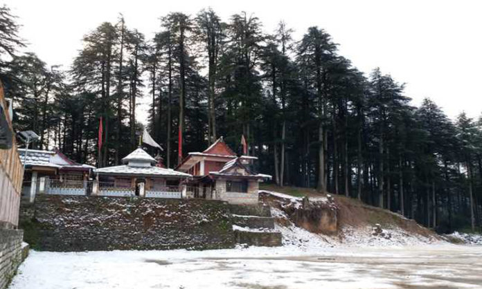 Snowfall at Narkanda on Thursday