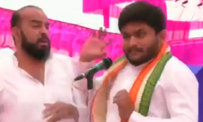 Man slaps Hardik Patel during rally in Gujarat