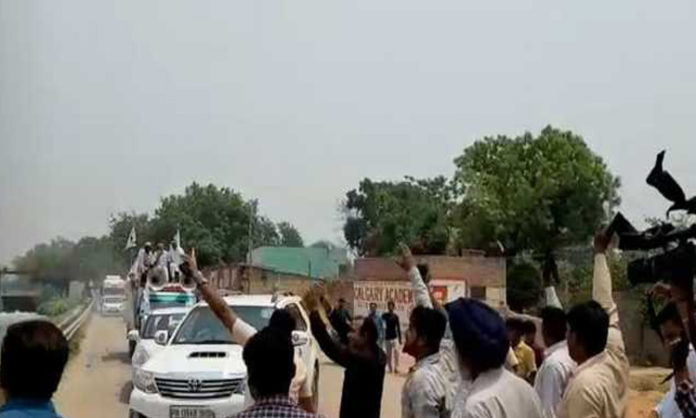 Black flags greets Delhi Chief Minister Arvind Kejriwal in Sangrur