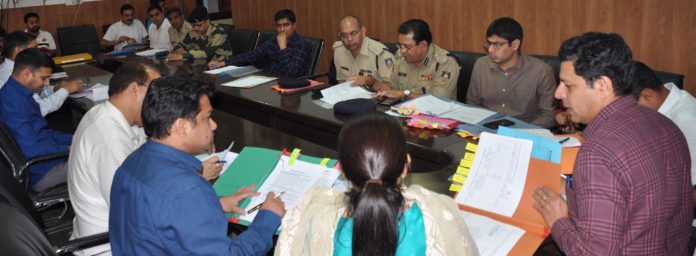 Div Com reviews land issues of security forces in Jammu Division