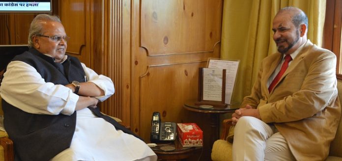 GOVERNOR MEETING KHWAJA RENZUSHAH-13