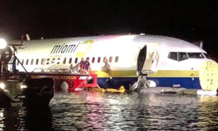 Plane crashes into Florida river