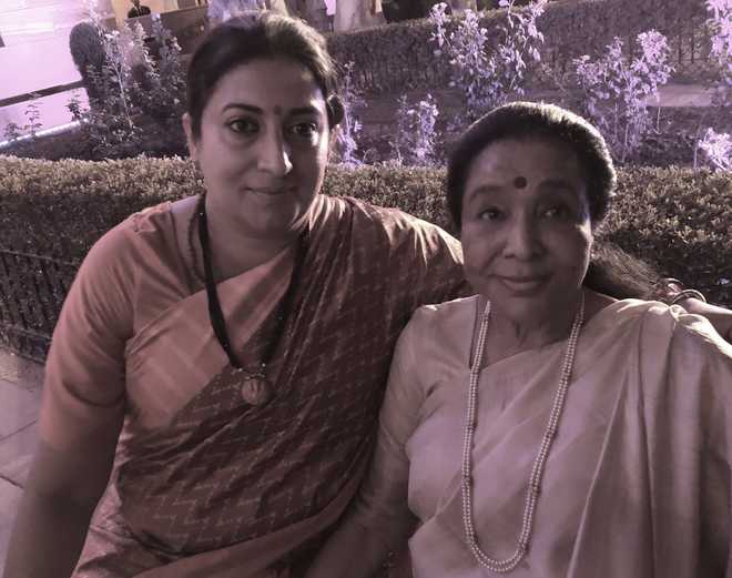 Smriti Irani and Asha Bhosle