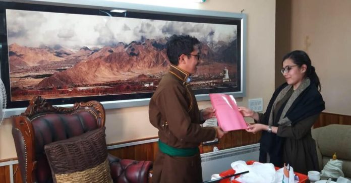 857EA127-664F-463C-92F8-550615488D09