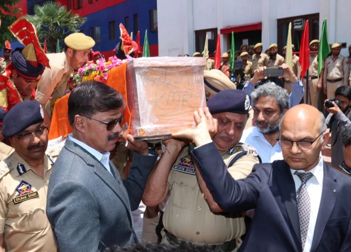 Advisors Kumar-Sharma at Wreath-laying ceremony-17