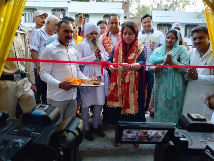 F5381D7F-D250-470A-A171-355AD6B20973