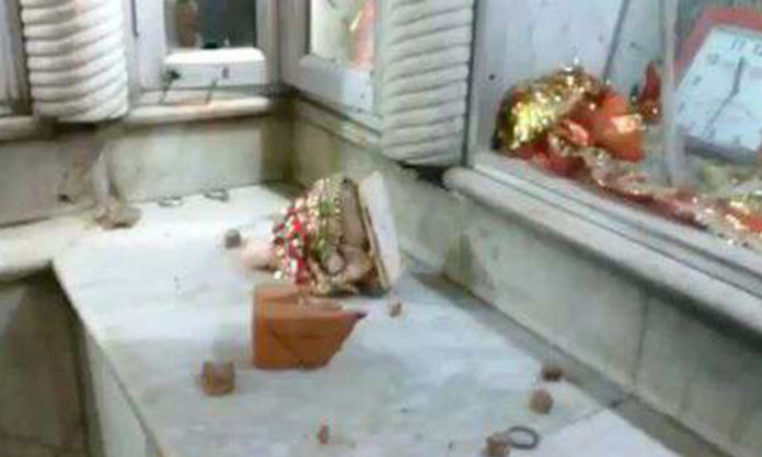 Clash over parking of scooter turns communal in Delhi