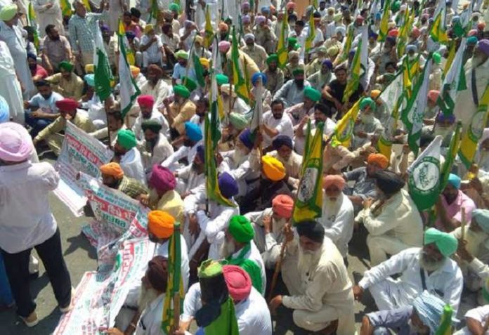farmers blocked the Patiala-Sangrur road