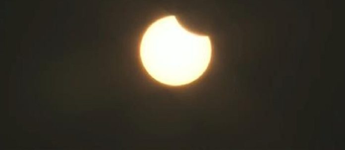 Thousands witness rare spectacle of solar eclipse in Kerala
