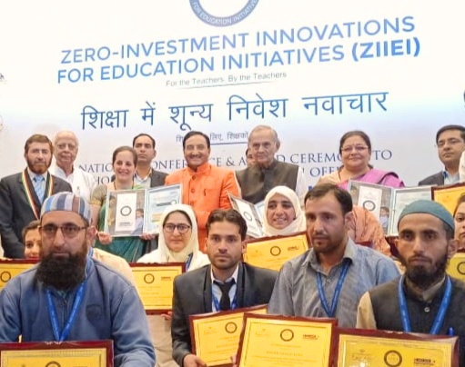 Kashmiri teachers Awarded 14-