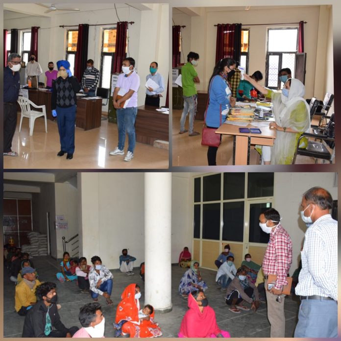 District Admn Kishtwar starts dispatching stranded labourers to their native States